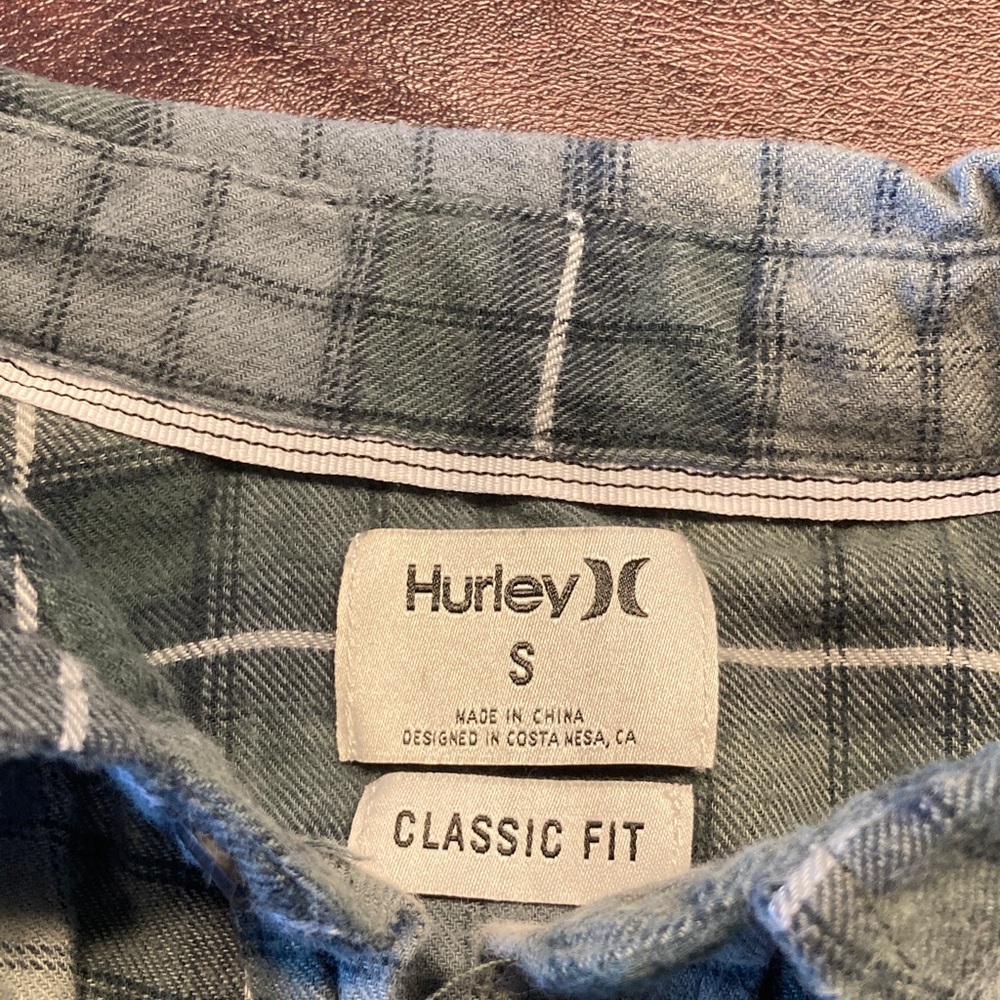 Green Plaid Hurley Button Down Flannel Long Sleeve Shirt - Picture 10 of 10
